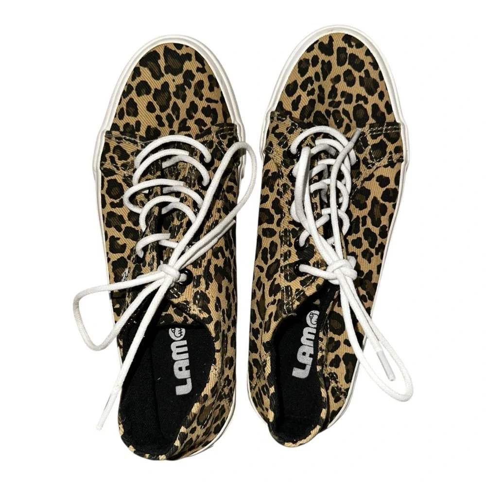 LAMO Leopard Print Women’s‎ 8 Leopard Print Canvas Lace-Up Shoes